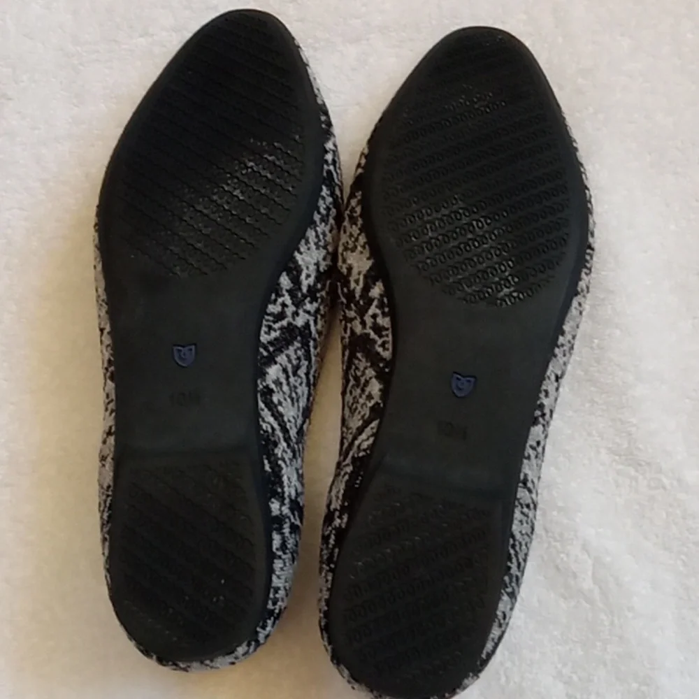 Snakeskin Python Patterned Rothys Size 10 1/2 Loafers With Round Toe - Picture 6 of 10